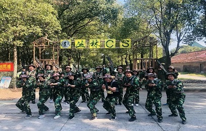 “鑄造優秀團隊，共創華（huá）禹輝（huī）煌”----羞羞视频在线观看護欄幸福村戶外拓展訓練營活動