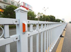 鋅鋼道路中央隔離護欄（lán）有什麽作用