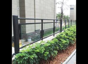 露天陽台（tái）護（hù）欄用哪種材質好