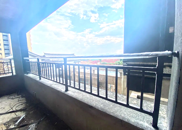 雲南瀘西錦輝翡翠住宅項目鋅鋼欄杆工程 雲南(nán)瀘(lú)西錦輝翡翠住宅項目鋅鋼欄杆工程