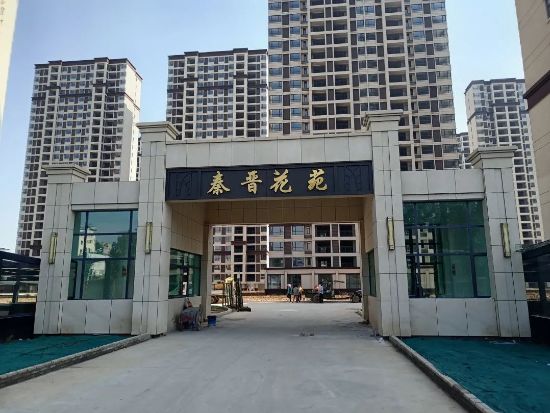 河南南陽唐河秦晉花苑連廊欄陽台護欄（lán）百葉窗項目