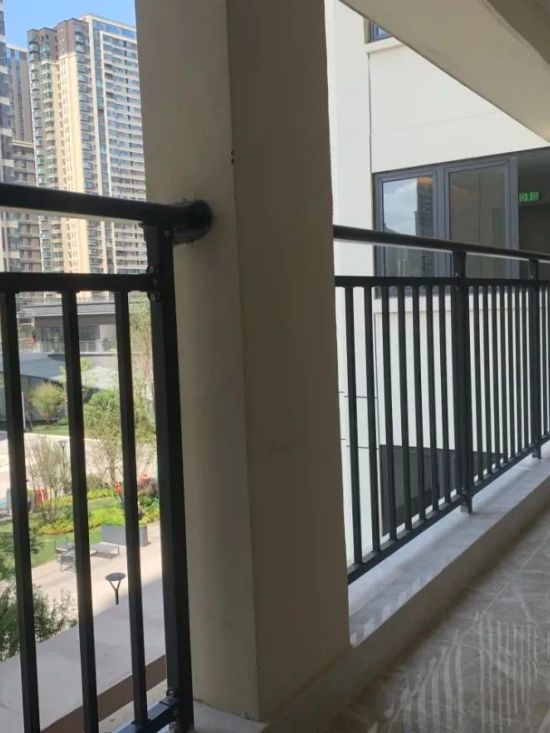 雲南 . 上躍天地陽台護欄樓梯扶手項目 雲南 . 上躍天地陽(yáng)台護欄(lán)樓梯扶手項目